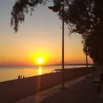 Sea Side House Κουρούτα