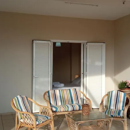 Sea Side House Vakantiehuis Kourouta
