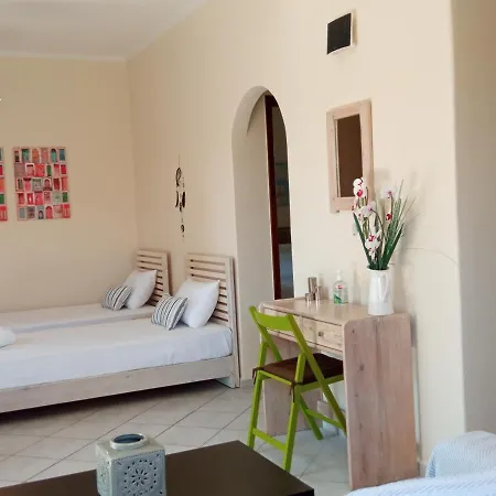 Sea Side House Kourouta