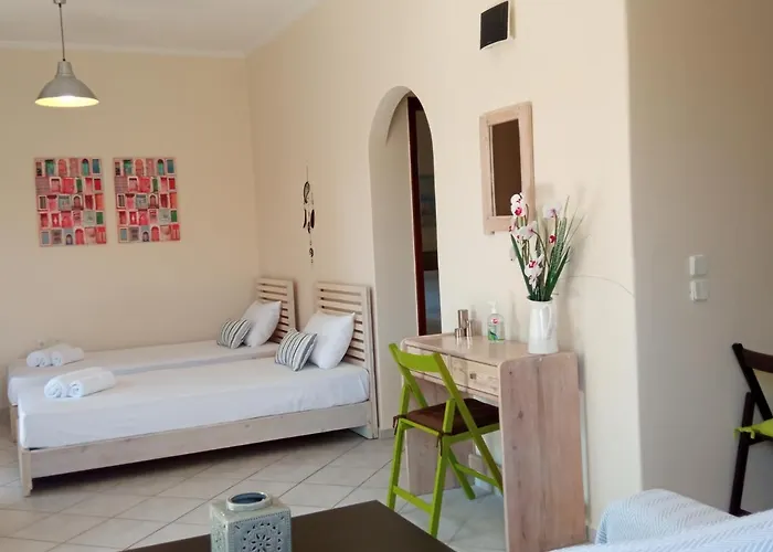 Sea Side House Kourouta