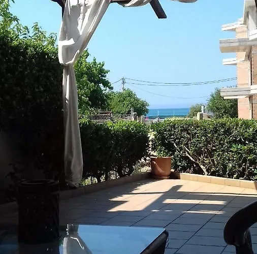 Sea Side House Kourouta